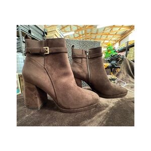 Me Too Grecia Brown Micro Suede Ankle Boots 9.5